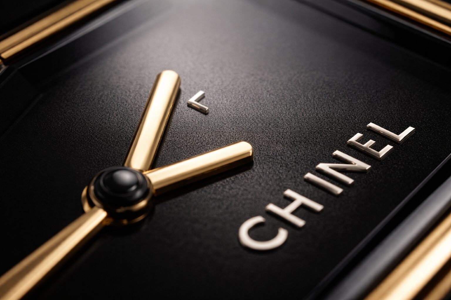 ロゴや文字盤で見る偽物見分け方