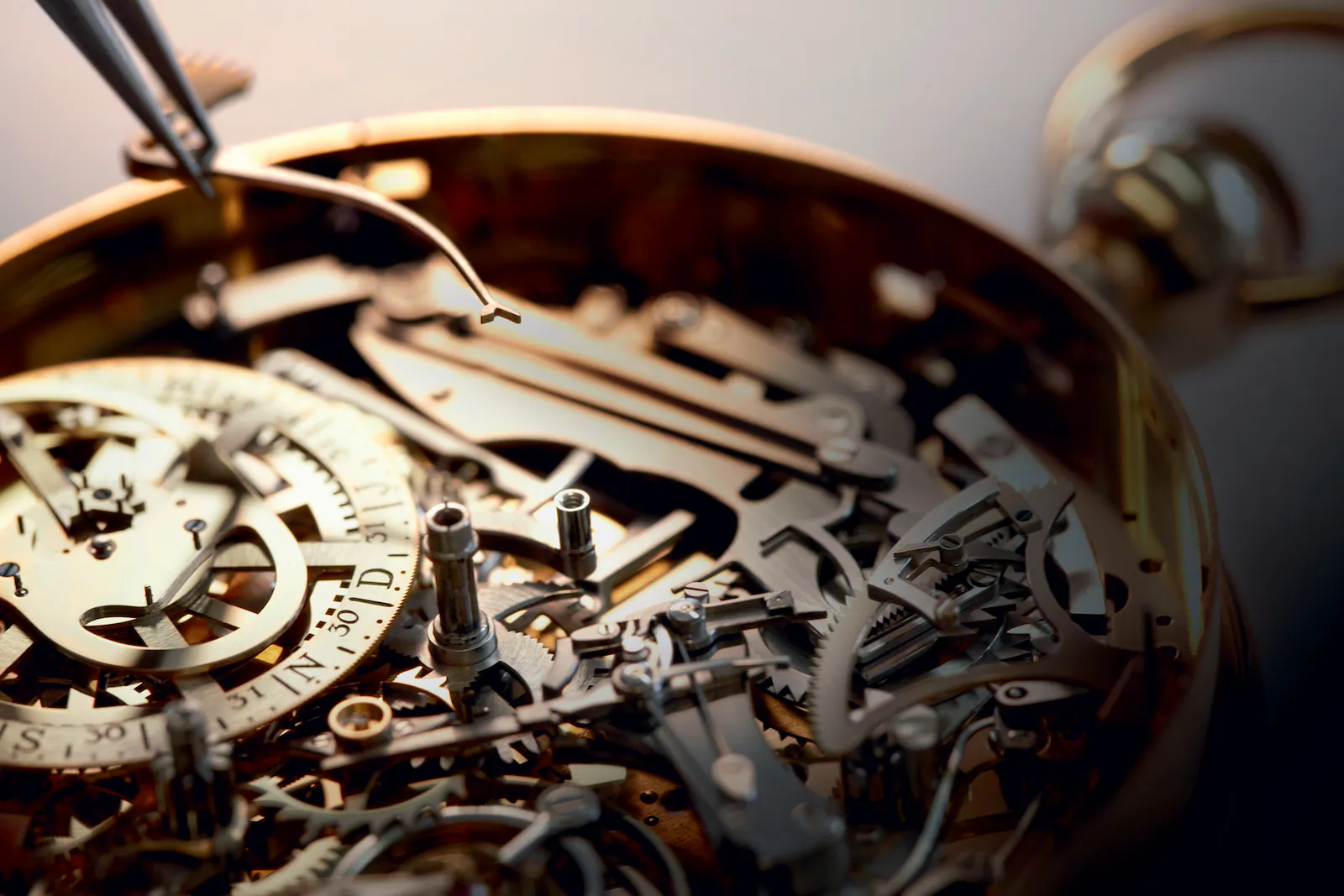 【ブレゲのオーバーホールが高いのはなぜ？】頻度の目安と見積もり確認ポイント ブレゲのオーバーホールが高い理由