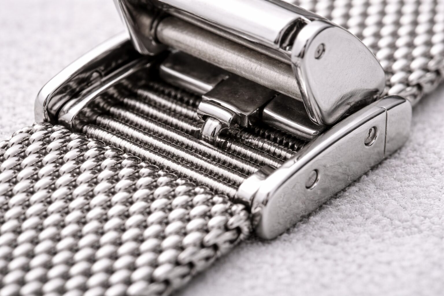 ミラネーゼの溝に固定