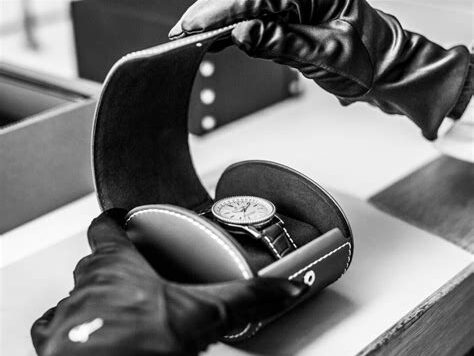 ブライトリングオーバーホールはどこが安い