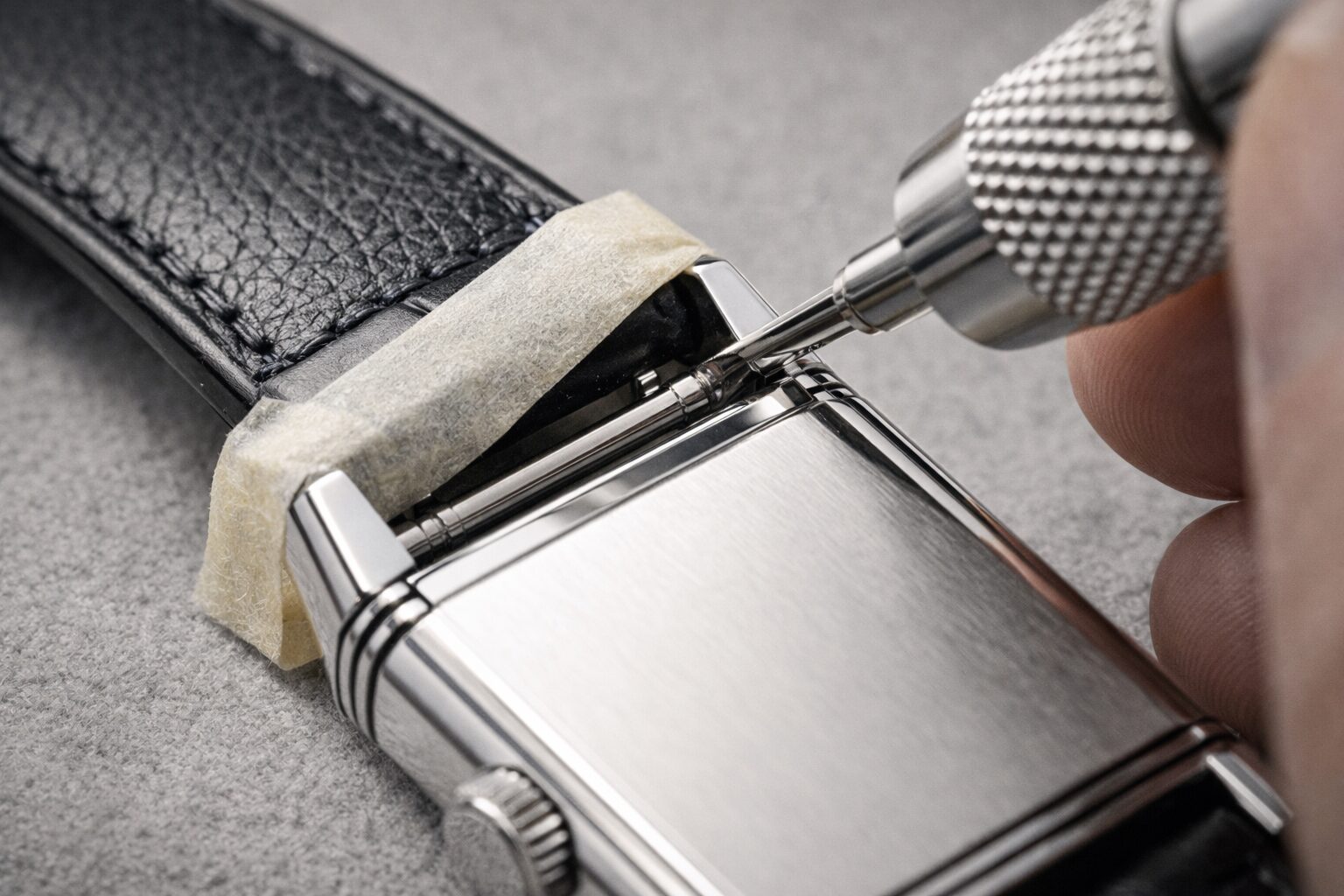 バネ棒の外し方と付け方